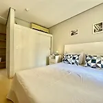 Flat Times Square - Rua Jamaris 100 - Uh713